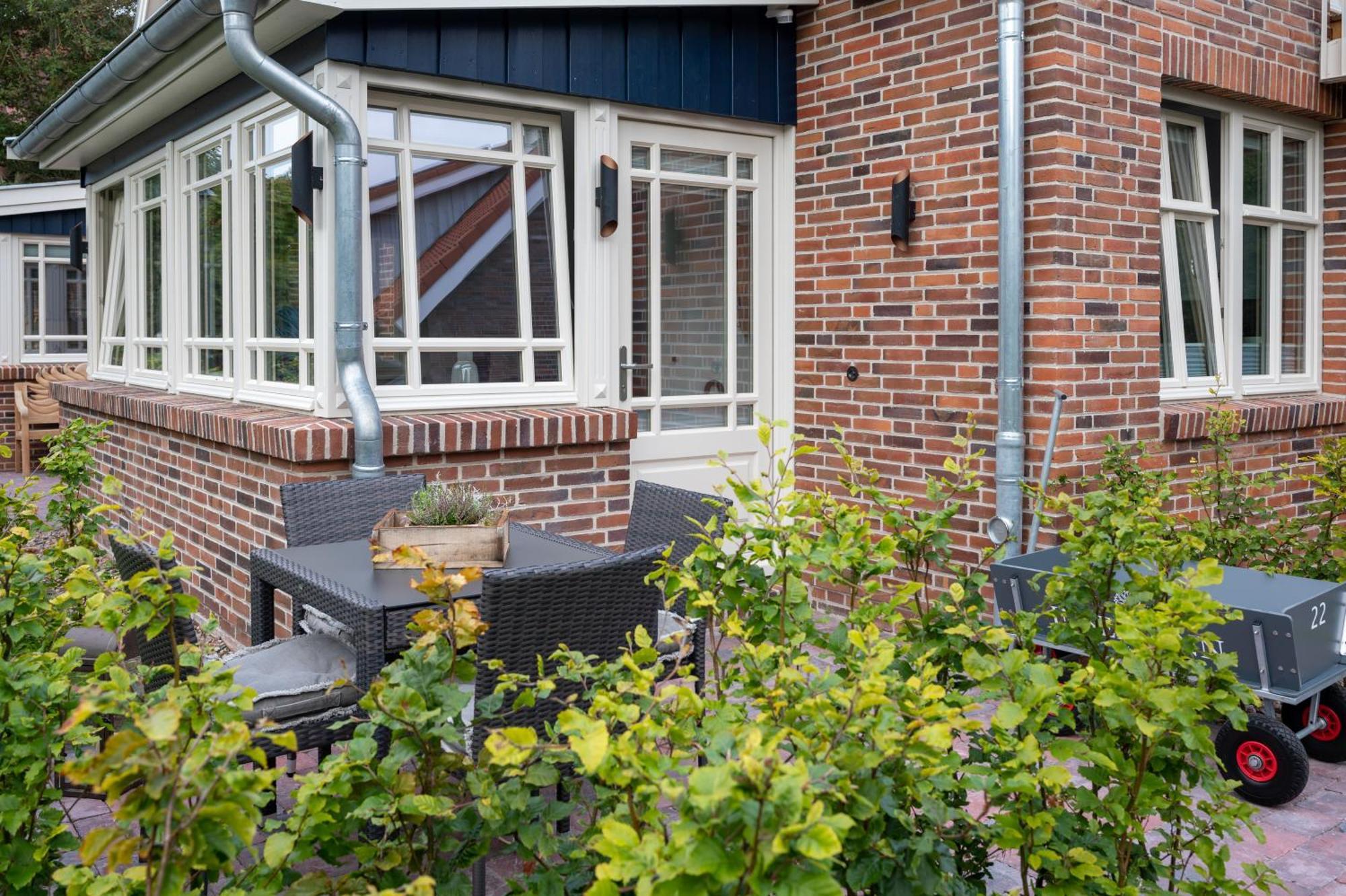 Inselsuenn Hotel Und Apartments Spiekeroog Exterior foto